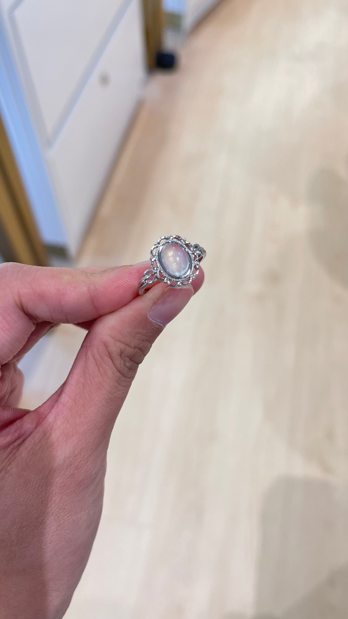 R0237 | Moonstone