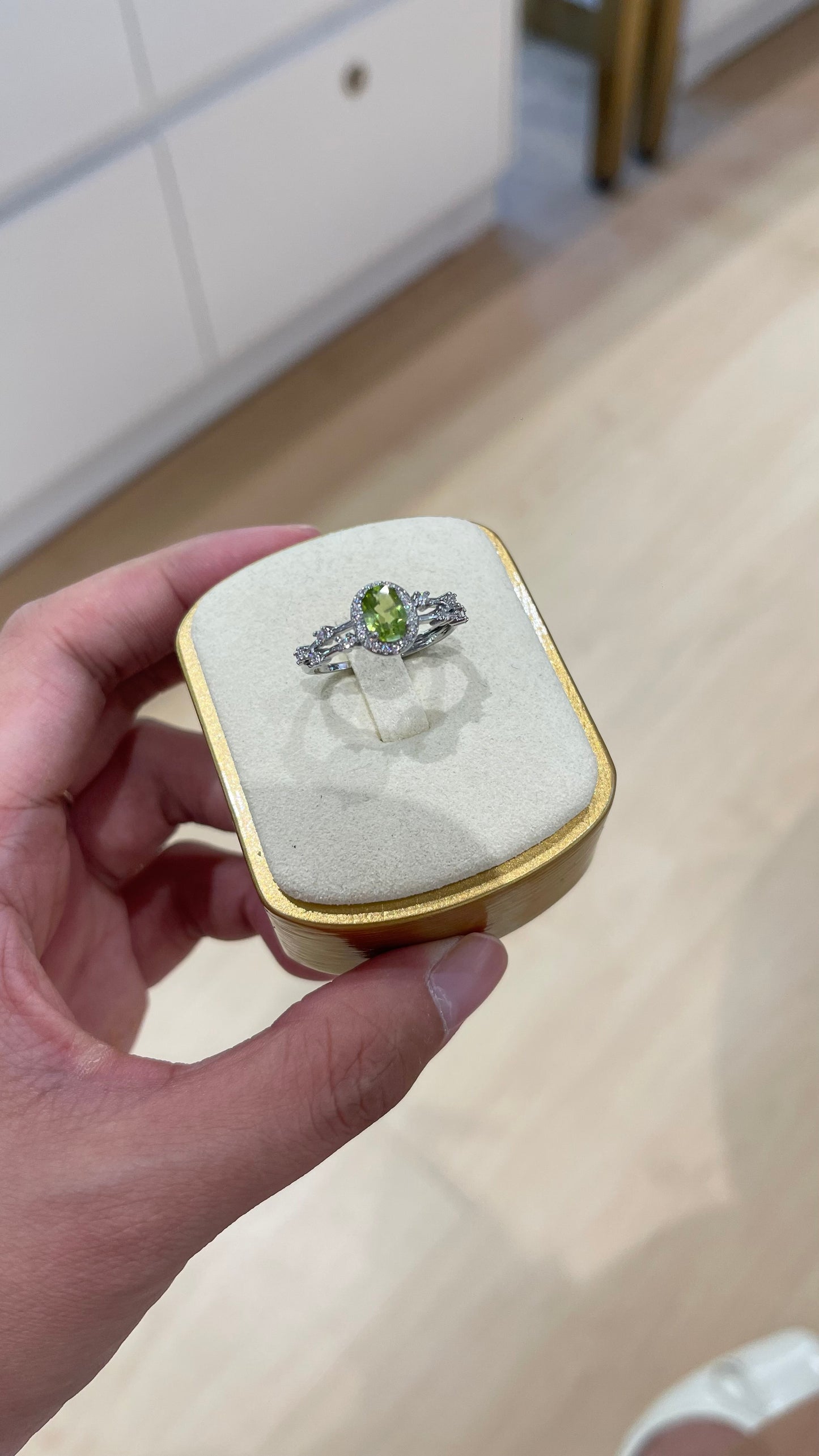 R0245 | Peridot Ring