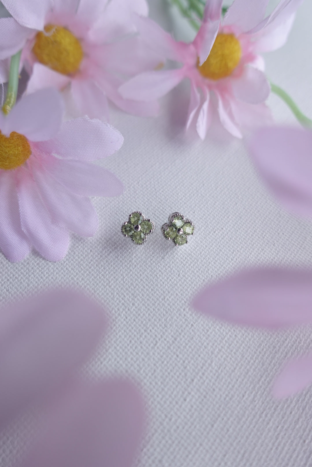 E2215 | Peridot Clover Earrings