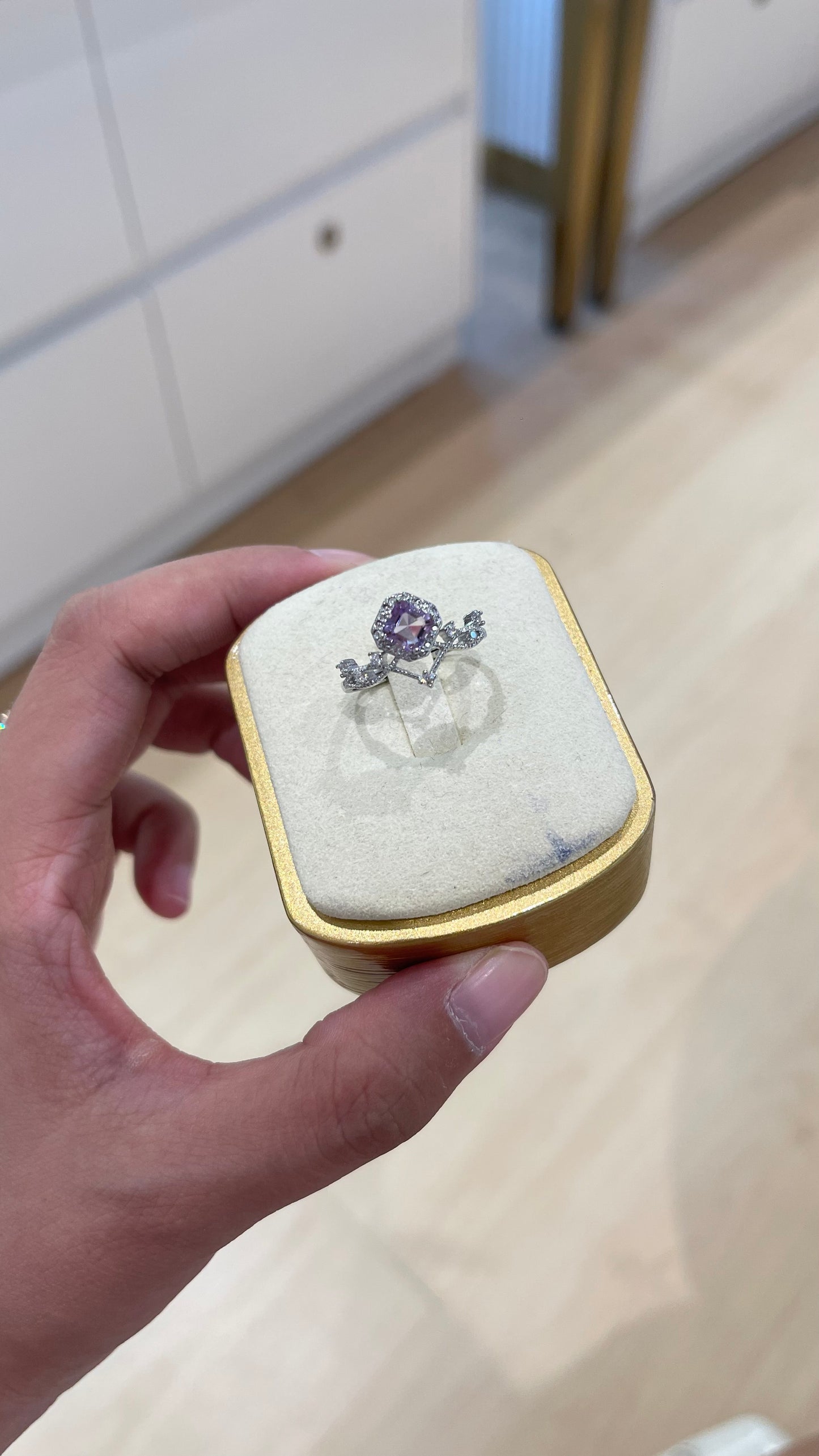 R0244 | Amethyst