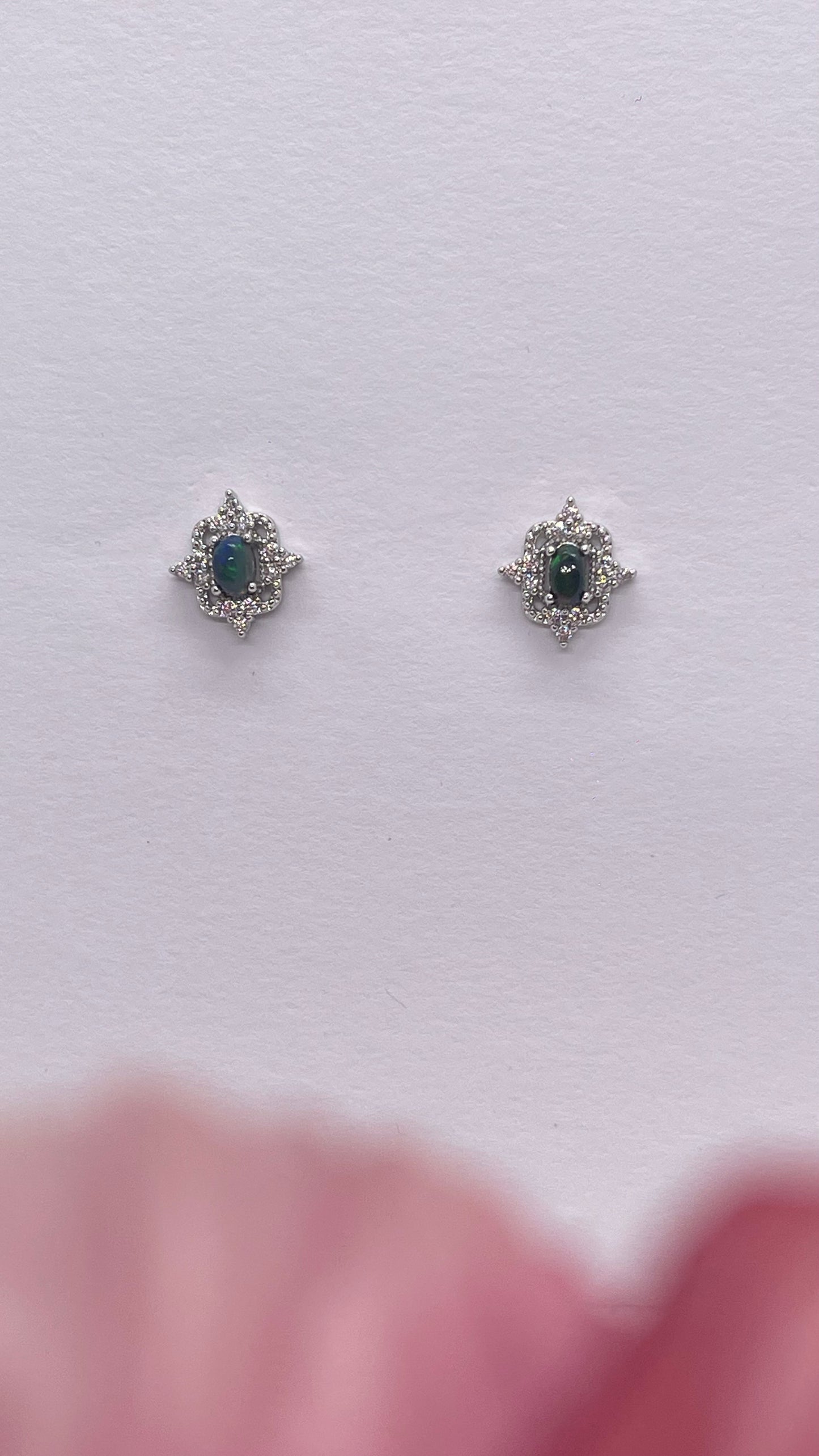 E2240 | Black Opal