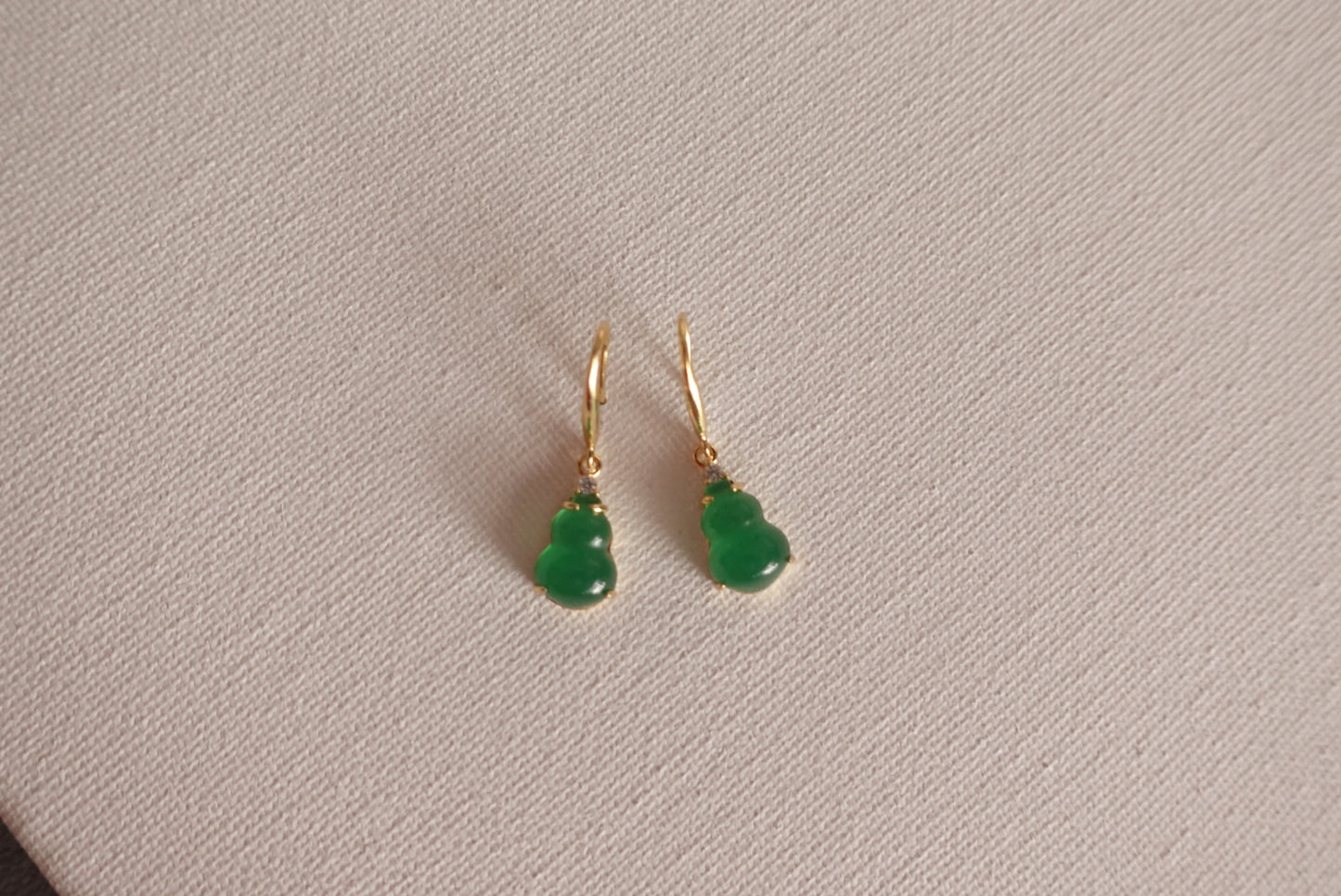 E2187 | Type A Green Cabochon Jade Hu Lu Earrings
