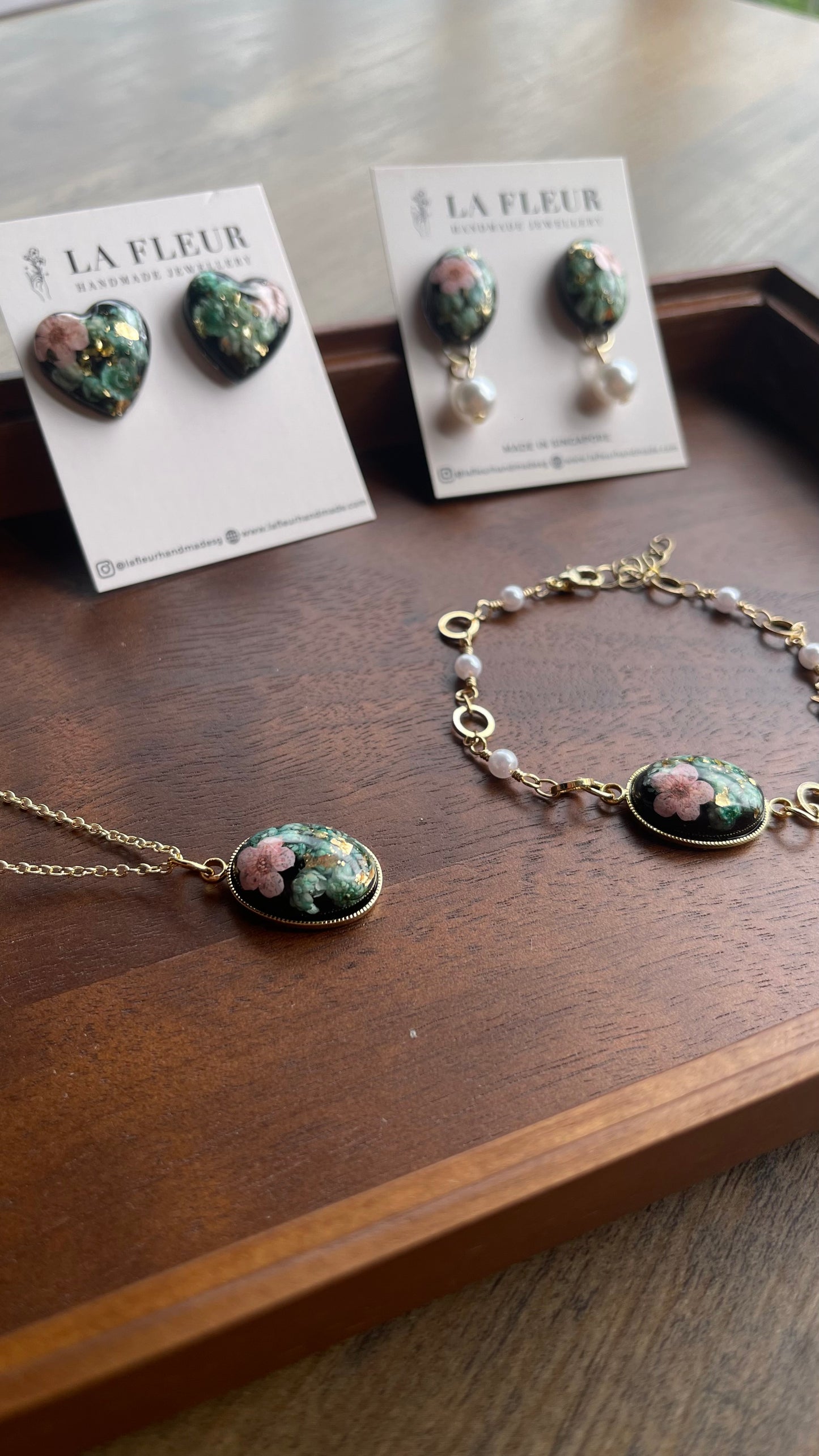 RE1376 Singapore Peranakan Nyonya-inspired Style