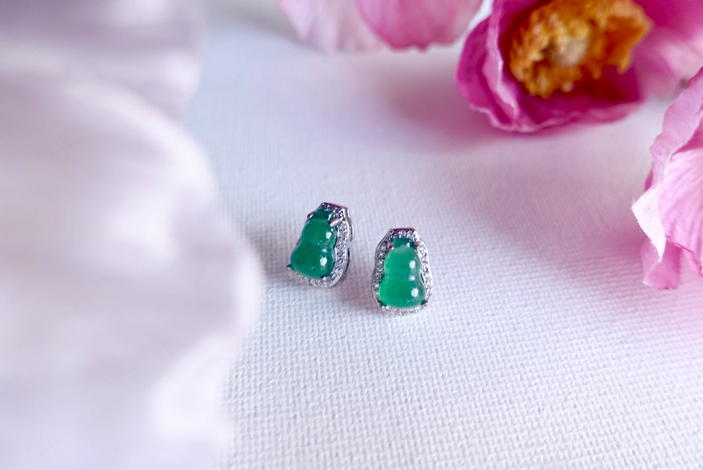 E2202 | Type A Green Cabochon Jade Earrings