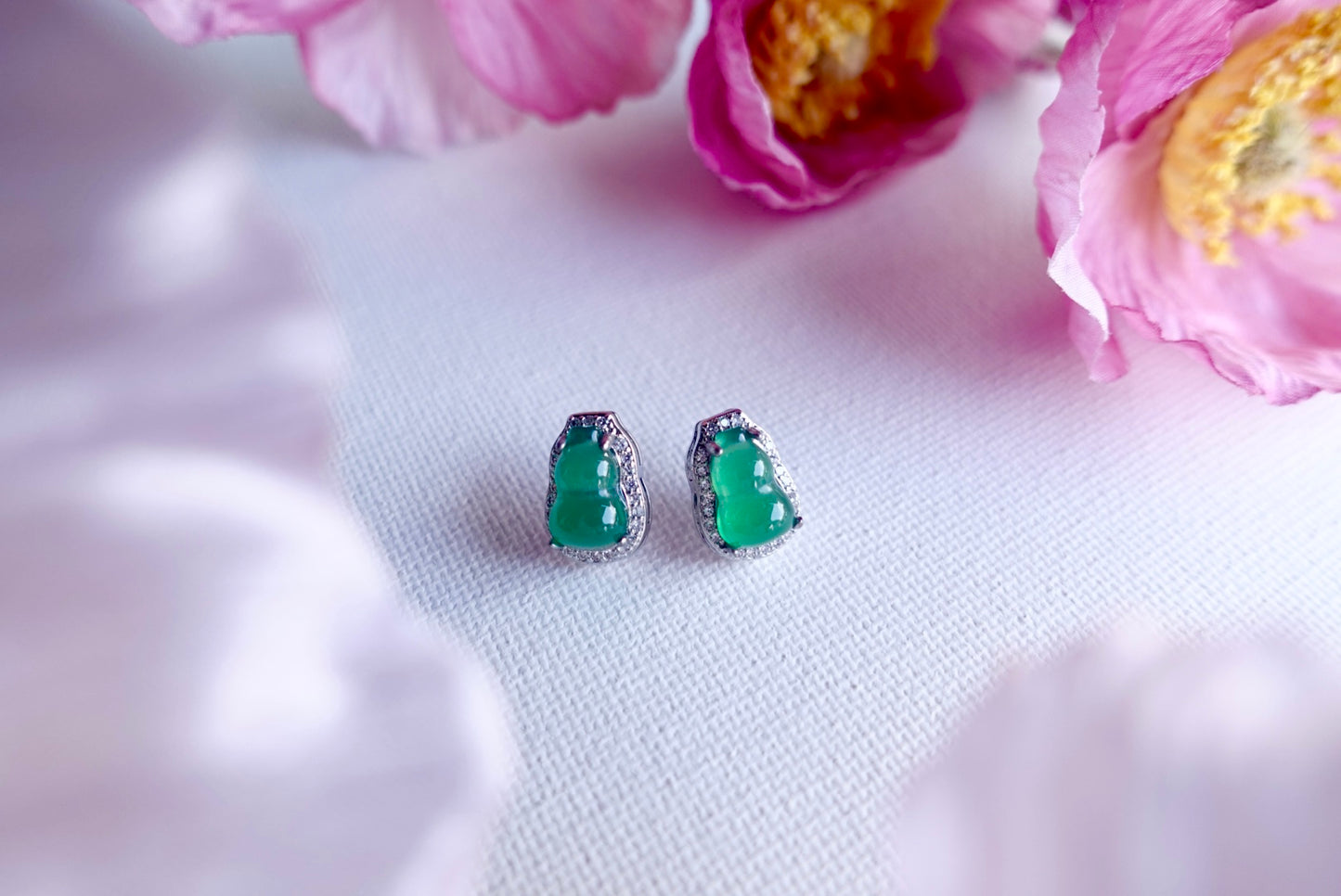 E2202 | Type A Green Cabochon Jade Earrings