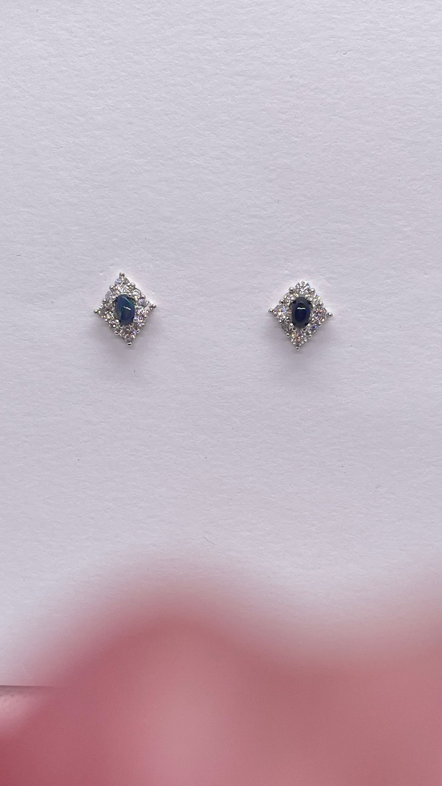 E2240 | Black Opal