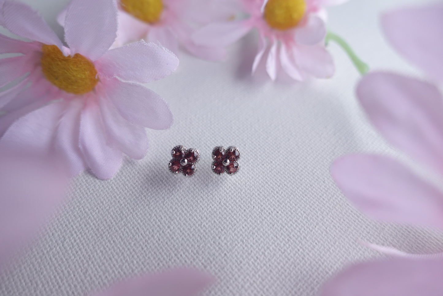 E2215 | Peridot Clover Earrings