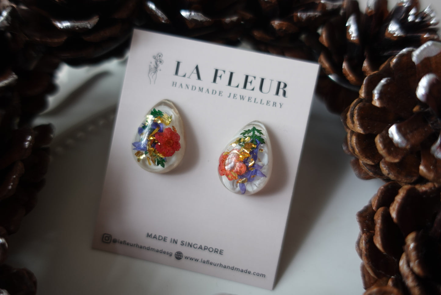RE1345 | Joy to the World Christmas Earrings